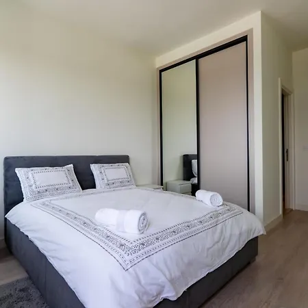 Libera Luxe Apartment *
